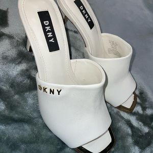 DKNY Bronx Mule - size 6